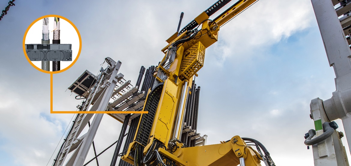 Zařízení na manipulaci s potrubím s produkty igus